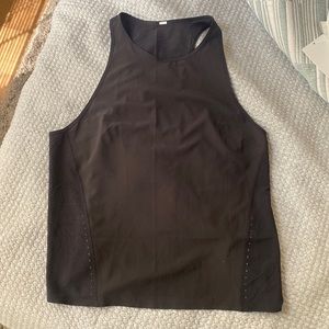 NWOT LULULEMON LIGHTWEIGHT STRETCH RUN TANK AIRFLOW